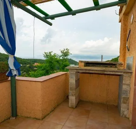 Carol Bilo M * Capoliveri (Isola d'Elba)